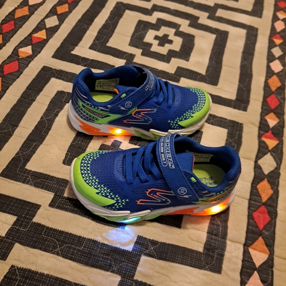 Kids light up sketchers, size 1, blue green - Picture 3 of 3